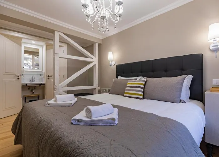 Lovelystay - Charming Douradoures I