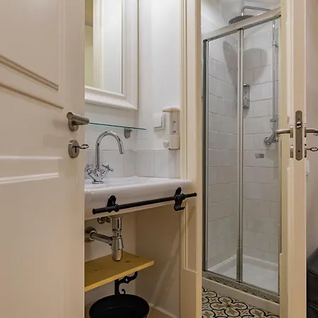 Lovelystay - Charming Douradoures I Appartamento Lisbona