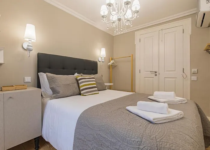 Lovelystay - Charming Douradoures I Lisbona